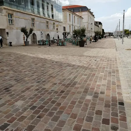 Hotel apartamentowy Colbert 3*